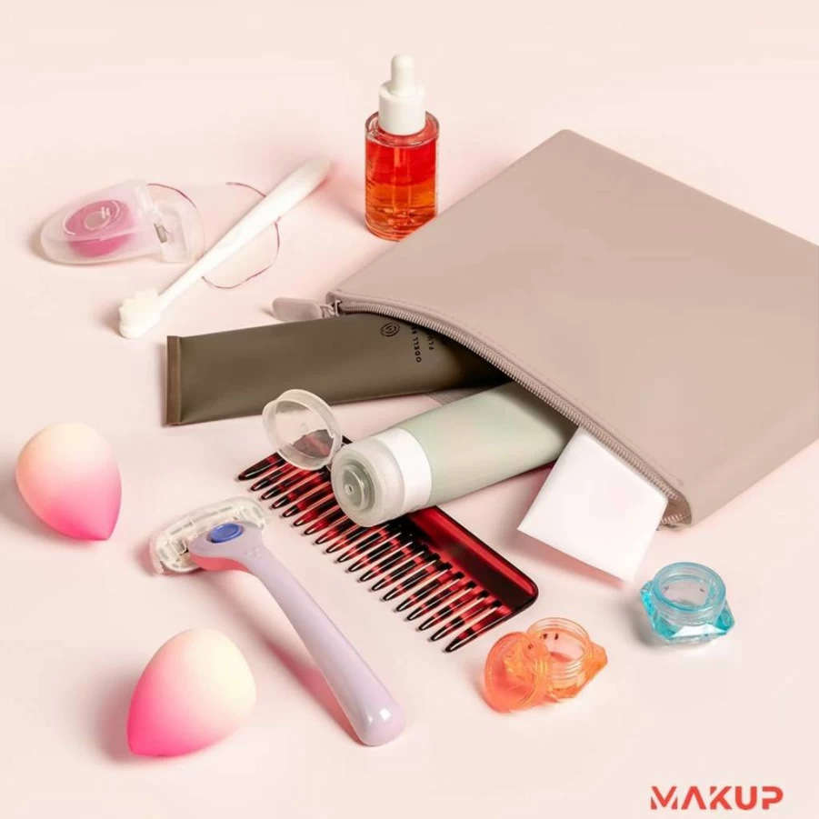 Makup Beauty Silicone Makeup Brush Holder Pouch - Travel Cosmetic Organizer with Zipper for Brushes, Tools, Pencils - Washable Black Makeup Bag