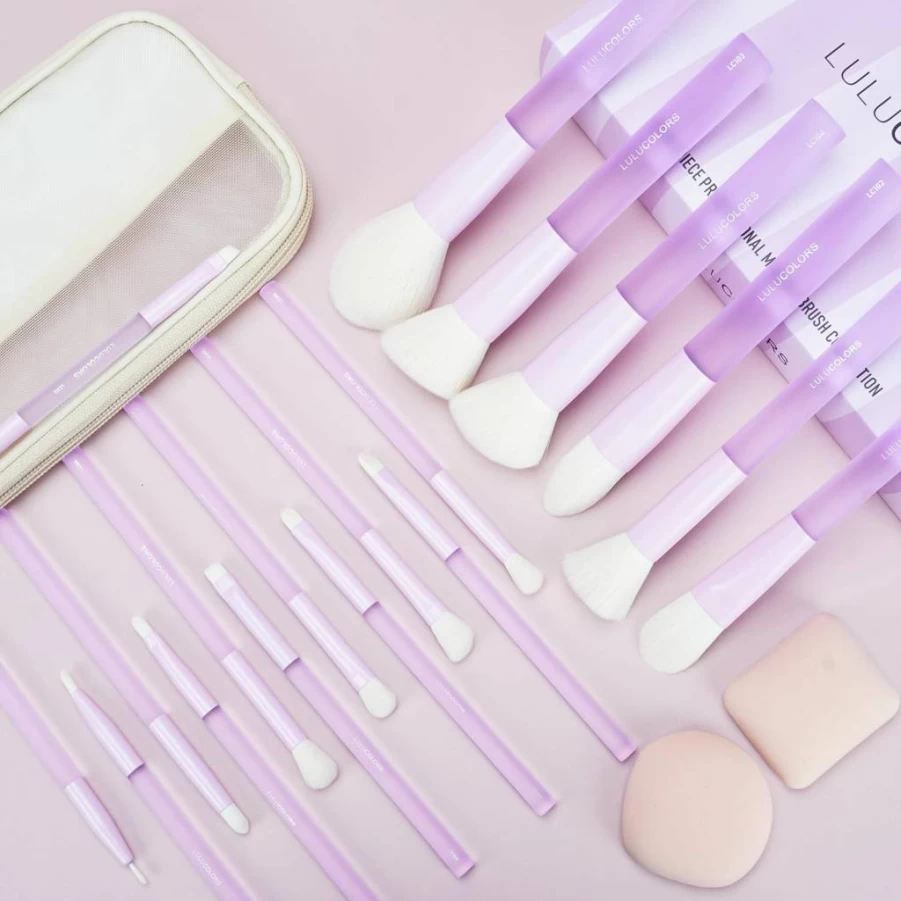 LULUCOLORS 18-Piece Makeup Brush Set with Storage Bag - Soft Arthritis-Friendly Handles, Non-Shedding Bristles, Eyeshadow Brushes & Sponges for Beginners & Travel